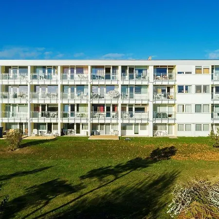 Strandhuus 3*