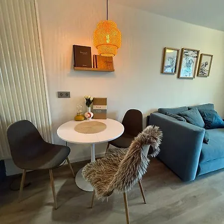Strandhuus 3*